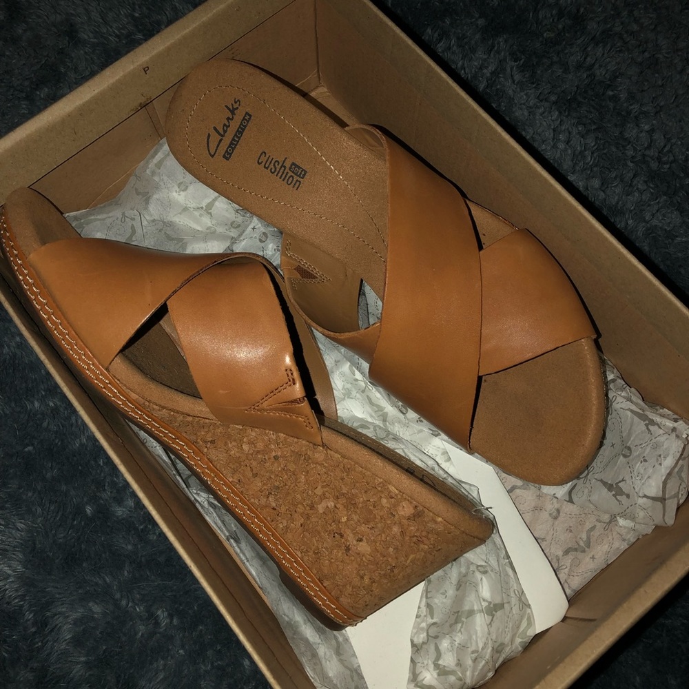 ❤️FLASH SALE❤️Brand new pair of Clarks!